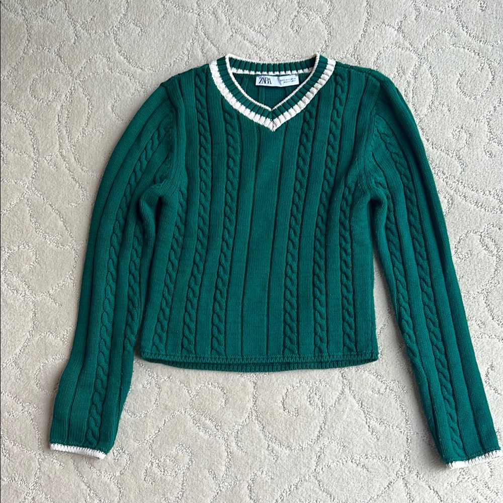 Zara Green V-Neck Cable Knit Sweater. Gently used